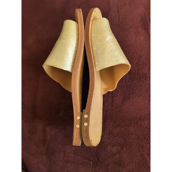 Beek Leather Toe-ring Sandal Gold Women's Size 7 Rare Discontinued - Picture 7 of 16
